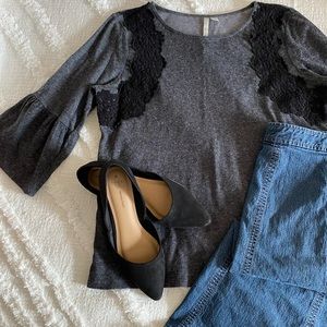 🎉5 for $8! Lauren Conrad Bell sleeve top